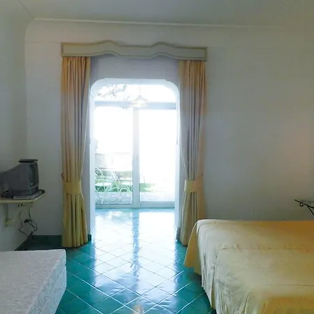 Bacio Del Sole Bed and Breakfast 4*