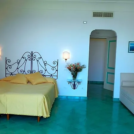 Bacio Del Sole Bed & Breakfast 4*